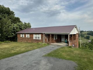 Foreclosed Home - 3485 CLOUDS RD, 37825