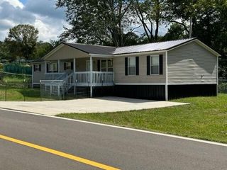 Foreclosed Home - 401 S HIGHWAY 340, 37843