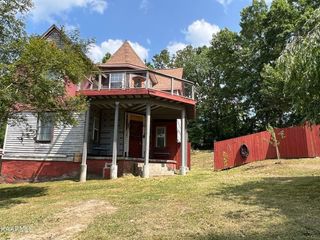 Foreclosed Home - 400 N DOUGLAS AVE, 37854
