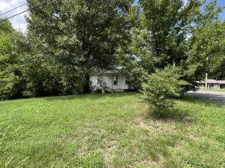 Foreclosed Home - 648 MIDDLE CREEK RD, 37862