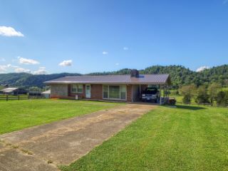 Foreclosed Home - 3425 STANLEY VALLEY RD, 37873