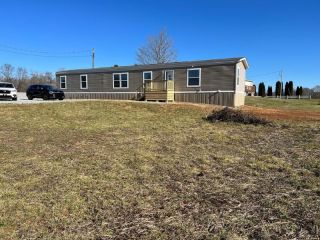 Foreclosed Home - 1512 CAVE SPRINGS RD, 37879