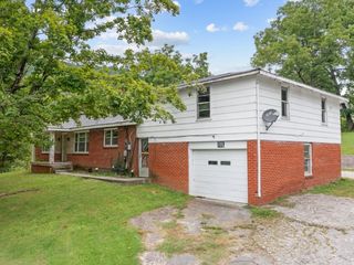 Foreclosed Home - 3864 STATE HIGHWAY 33, 37879