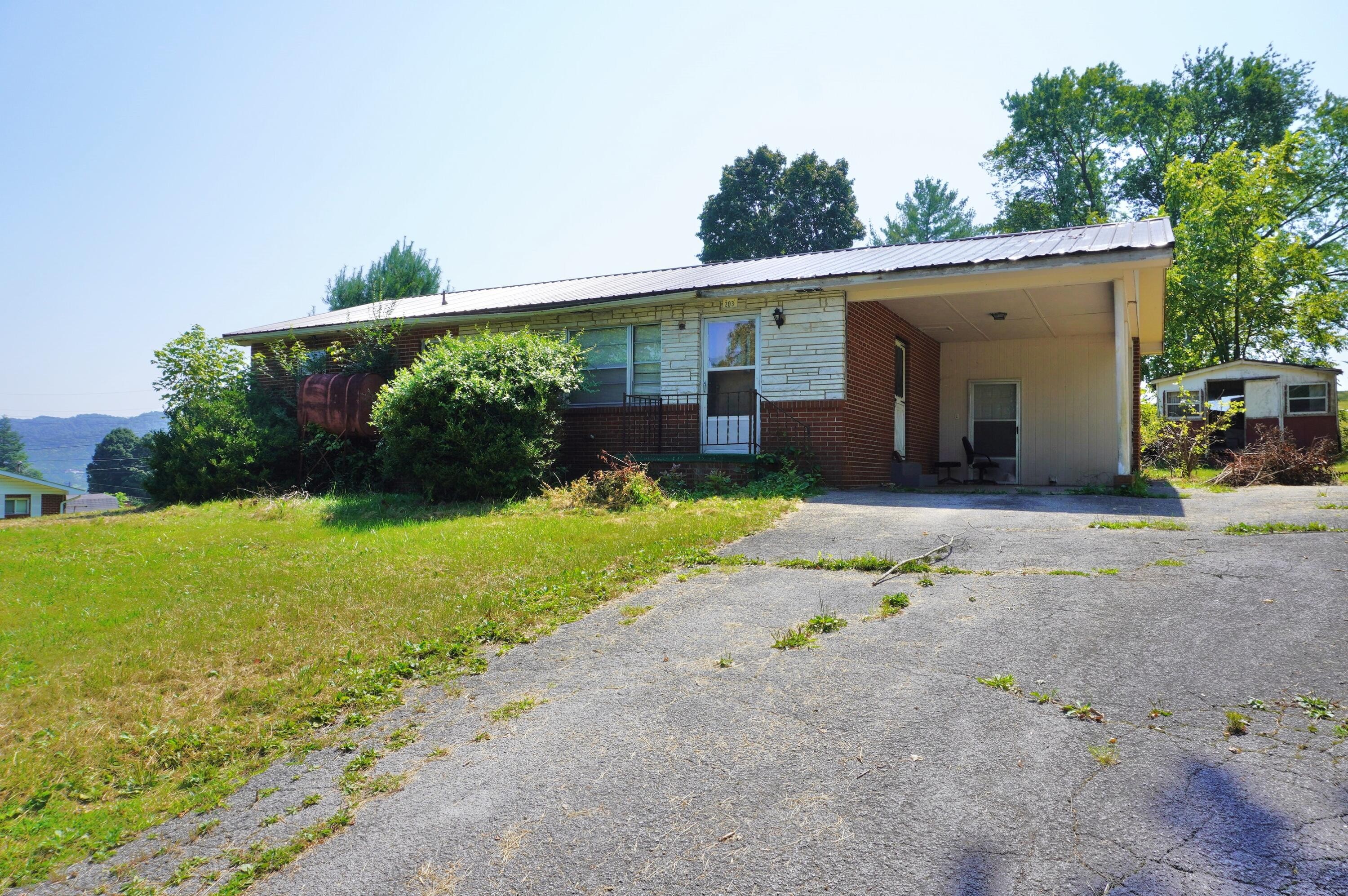 Foreclosed Home - 203 COFFEY ST, 37879