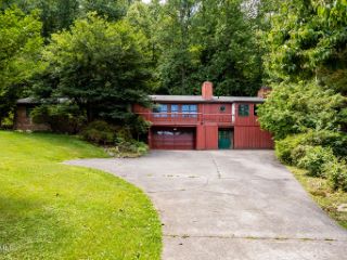 Foreclosed Home - 355 E CHESTNUT HILL RD, 37882