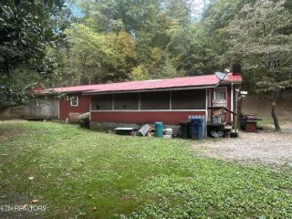 Foreclosed Home - 1015 SMOKEY BRANCH RD, 37885
