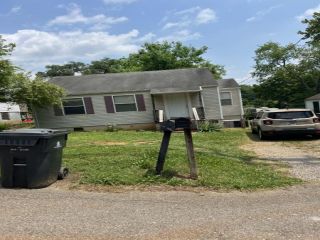 Foreclosed Home - 1716 IROQUOIS ST, 37915