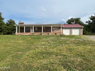Foreclosed Home - 1030 E HENDRON CHAPEL RD, 37920