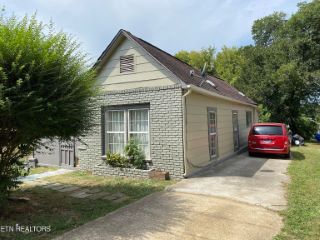 Foreclosed Home - 1931 WILKINS ST, 37921
