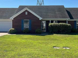 Foreclosed Home - 11 WOODSHIRE LN, 38011