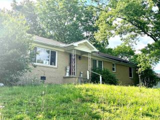 Foreclosed Home - 1101 N MCLEMORE AVE, 38012