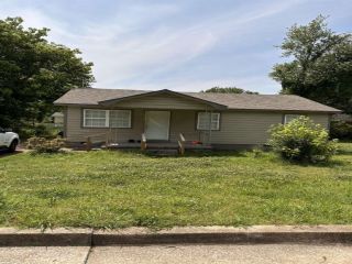 Foreclosed Home - 914 SCOTT ST, 38012