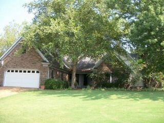 Foreclosed Home - 418 E LAWNWOOD DR, 38017