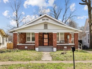 Foreclosed Home - 210 N MAPLE ST, 38019