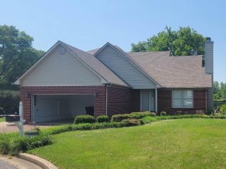 Foreclosed Home - 1205 LIVE OAK ST, 38024