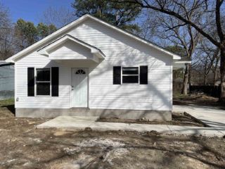 Foreclosed Home - 218 HAWTHORNE AVE, 38024