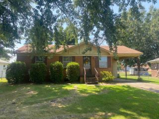 Foreclosed Home - 905 LEIGH DR, 38024