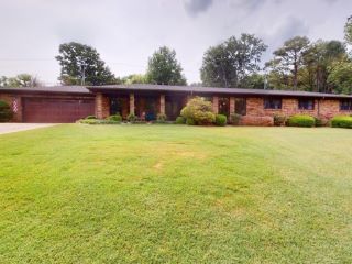 Foreclosed Home - 1655 SYCAMORE DR, 38024