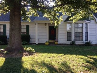 Foreclosed Home - 2350 CLIFTON DR, 38024