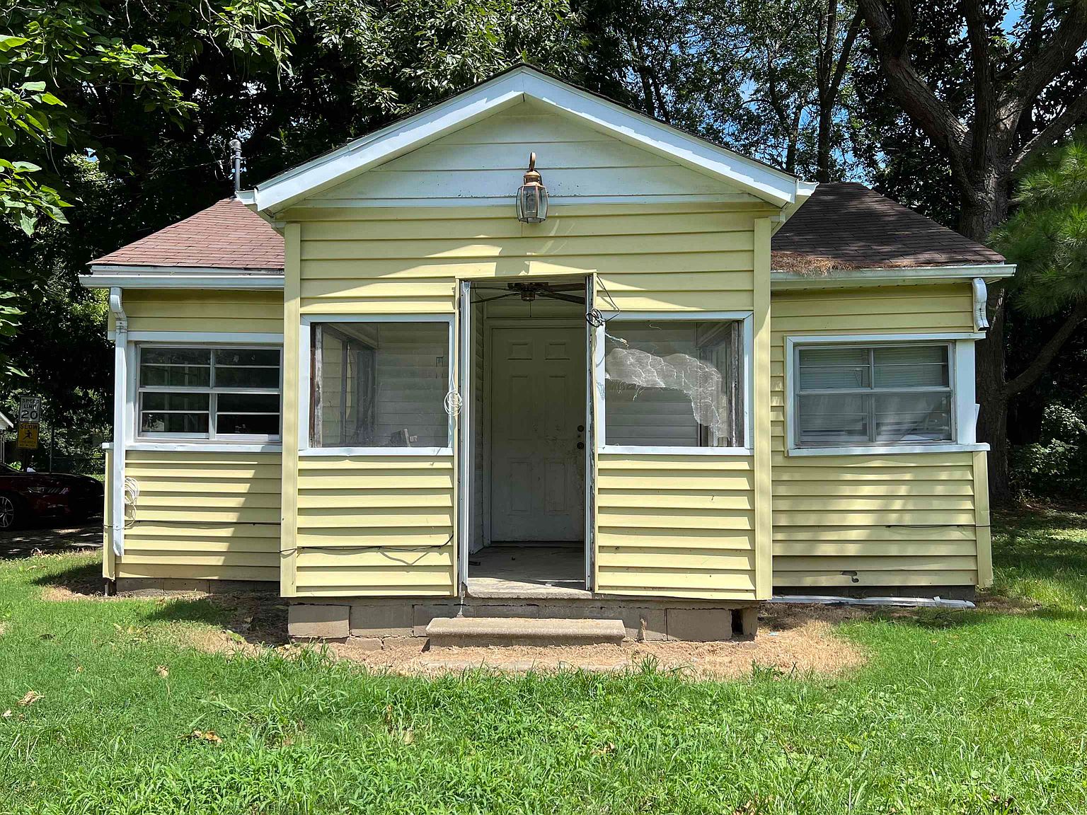 Foreclosed Home - 1701 AYERS ST, 38024