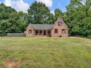 Foreclosed Home - 230 CHELSIA LN, 38058