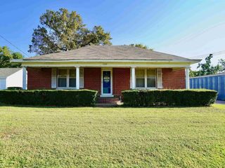 Foreclosed Home - 1364 MUNFORD AVE, 38058