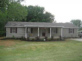 Foreclosed Home - 205 MARYS CHAPEL RD, 38063