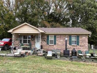 Foreclosed Home - 114 MARY LYNN AVE, 38063