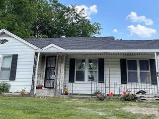 Foreclosed Home - 323 EASTLAND AVE, 38063