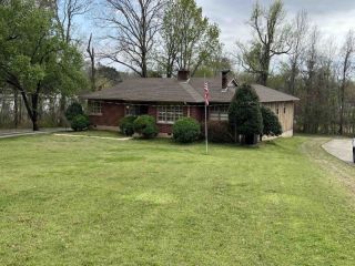 Foreclosed Home - 242 LACKEY LN, 38063