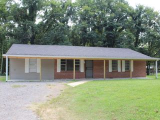 Foreclosed Home - 1367 CENTRAL CURVE RD, 38063