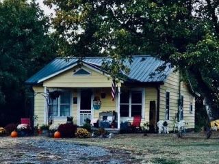 Foreclosed Home - 3430 ARP CENTRAL RD, 38063