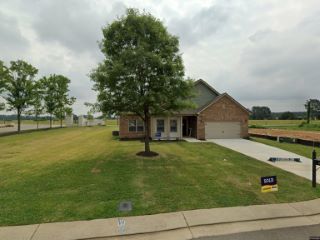 Foreclosed Home - 10 MEADOWLAND LN, 38068