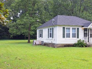 Foreclosed Home - 421 MAPLE ST, 38075