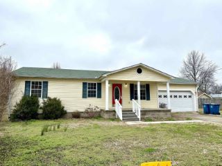 Foreclosed Home - 339 S COLLEGE ST, 38080