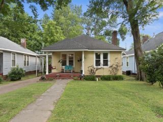 Foreclosed Home - 1959 WALKER AVE, 38104