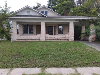 Foreclosed Home - 924 FORREST AVE, 38105
