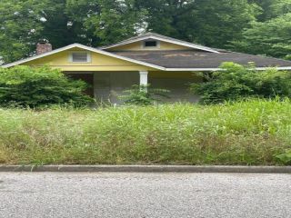 Foreclosed Home - 695 E GAGE AVE, 38106
