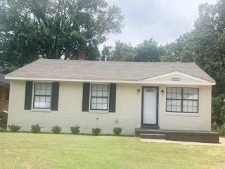 Foreclosed Home - 1377 E DEMPSTER AVE, 38106