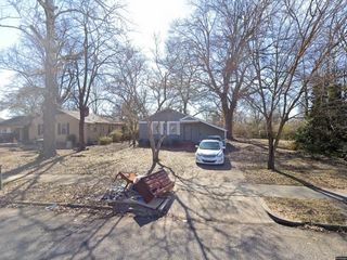 Foreclosed Home - 843 E GAGE AVE, 38106