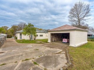 Foreclosed Home - 1026 HAWTHORNE ST, 38107