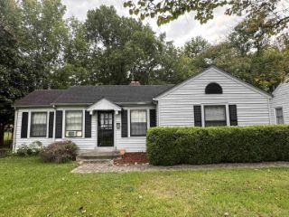Foreclosed Home - 1815 LYNDALE AVE, 38107
