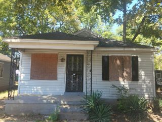 Foreclosed Home - 2292 REDWOOD AVE, 38108