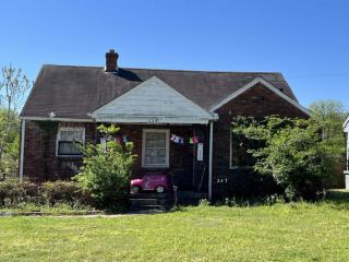 Foreclosed Home - 347 W WALDORF AVE, 38109
