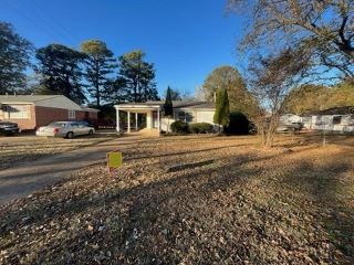 Foreclosed Home - 338 W HOLMES RD, 38109