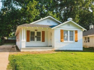 Foreclosed Home - 3235 DOUGLASS AVE, 38111