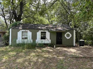 Foreclosed Home - 3355 PARKER AVE, 38111