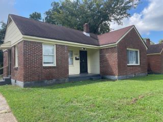 Foreclosed Home - 3427 VANUYS RD, 38111