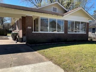 Foreclosed Home - 1701 FAXON AVE, 38112