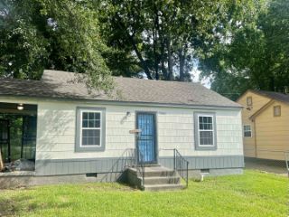 Foreclosed Home - 3060 MANHATTAN AVE, 38112